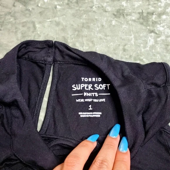 Torrid Foxy V-Neck Lace-Up Cold Shoulder Top - Picture 6 of 8